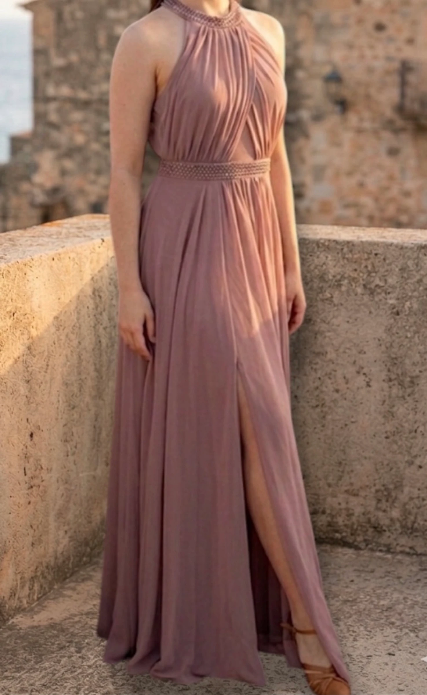 Vestido Largo • Gold Rose • Cuello Halter • Body Interior | Talla L